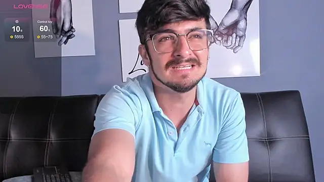 AaronFuentes7 online show from October 7, 2025, 6:20 pm