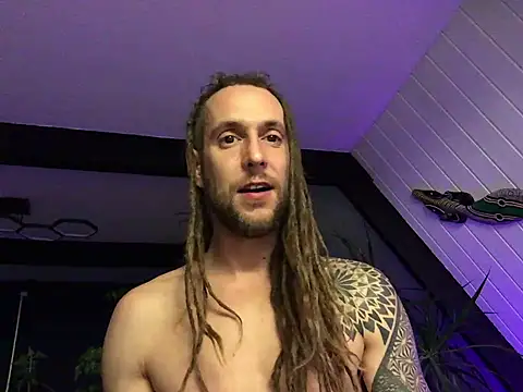 sirkhot08 online show from October 6, 2025, 2:24 am