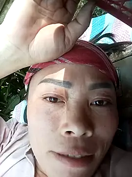 Snapshot of CoMay003 chatting on April 3, 2026, 5:58 am CoMay003 online show from April 3, 2026, 5:58 am