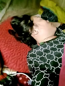 Snapshot of CoMay003 chatting on April 12, 2026, 4:54 pm CoMay003 online show from April 12, 2026, 4:54 pm