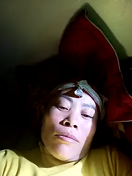 CoMay003 online show from December 18, 2025, 1:04 pm