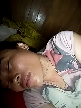 Snapshot of CoMay003 chatting on April 6, 2026, 10:33 pm CoMay003 online show from April 6, 2026, 10:33 pm