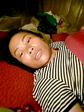 Snapshot of CoMay003 chatting on April 14, 2026, 9:42 pm CoMay003 online show from April 14, 2026, 9:42 pm