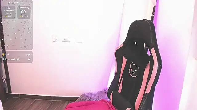 samiacooper25 online show from September 13, 2025, 11:49 pm