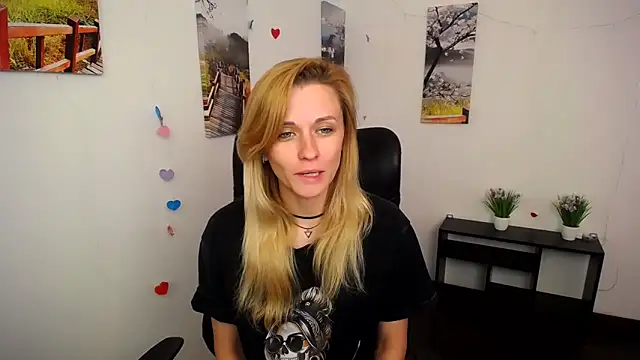 PeppyMia online show from October 16, 2025, 10:45 am