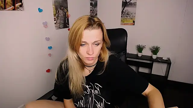 PeppyMia online show from October 3, 2025, 7:10 am