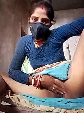 MISS-KAYA online show from November 18, 2025, 8:17 am