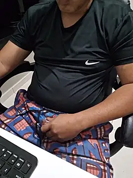 Carloskasado online show from October 30, 2025, 11:12 pm