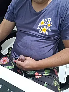 Carloskasado online show from November 15, 2025, 8:46 pm