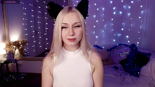 CatEyePro online show from December 19, 2025, 2:04 am