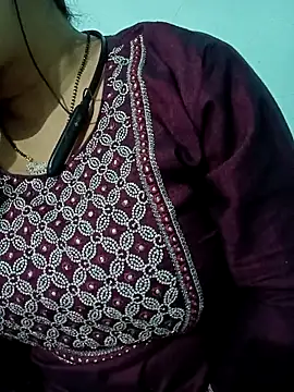 Snapshot of Anjali-bhabhi chatting on February 18, 2026, 8:33 am Anjali-bhabhi online show from February 18, 2026, 8:33 am