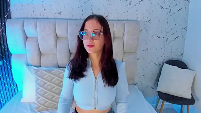 Laura Ivy online show from April 13, 2026, 12:42 pm