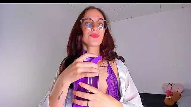 Laura Ivy online show from June 10, 2026, 2:07 pm