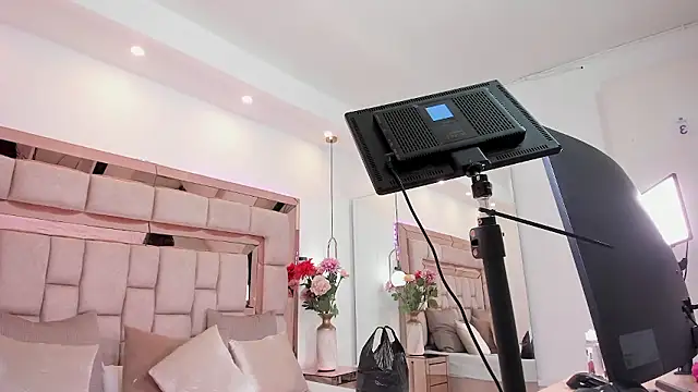 cloe spencerr online show from January 9, 2026, 4:58 pm