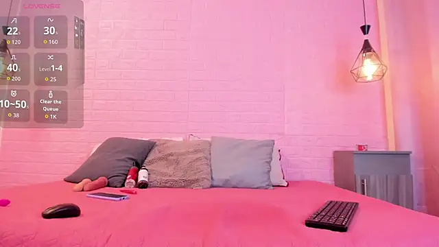 MayteLiu  online show from September 24, 2025, 12:44 pm