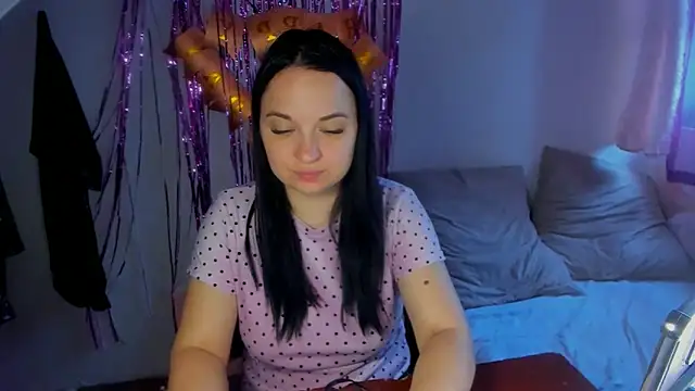 Snapshot of VoxxAura chatting on September 28, 2025, 7:15 am VoxxAura online show from September 28, 2025, 7:15 am