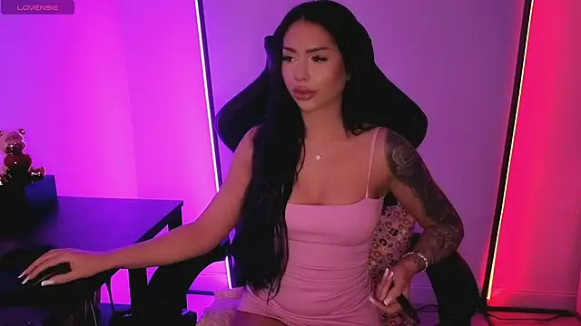 Snapshot of alisonrouge chatting on February 15, 2026, 8:30 pm alisonrouge online show from February 15, 2026, 8:30 pm