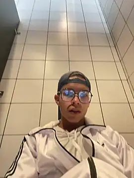diegoand0911 online show from July 26, 2026, 5:42 pm