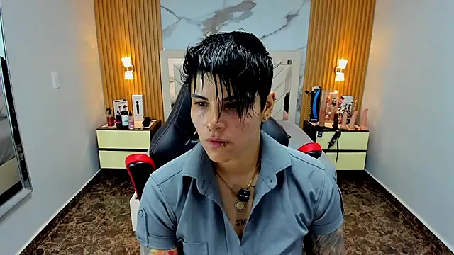 KAROLLJONES1 online show from December 5, 2025, 7:23 pm