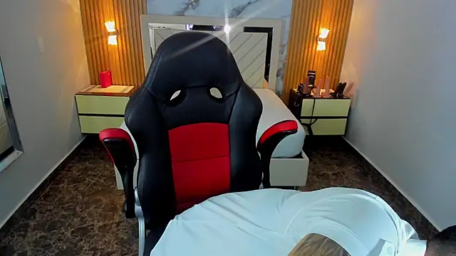 KAROLLJONES1 online show from February 19, 2026, 7:44 pm