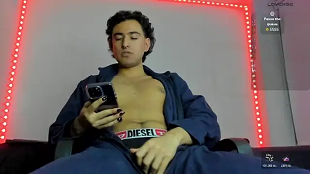 Alexxx savage online show from October 30, 2025, 4:33 am