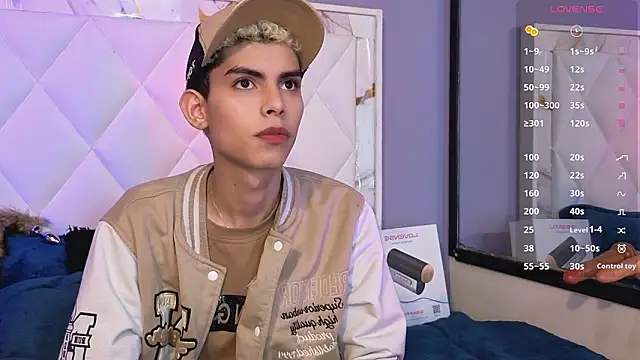 Room 69x online show from March 19, 2026, 8:09 pm