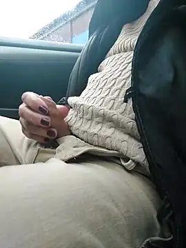 Snapshot of lynxman chatting on December 17, 2025, 12:43 pm lynxman online show from December 17, 2025, 12:43 pm