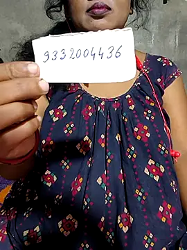 Cute-Swewty online show from September 18, 2025, 1:36 pm