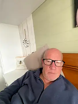 philefc online show from November 28, 2025, 9:42 am