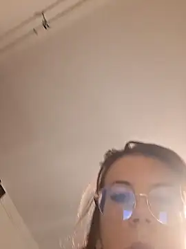 Snapshot of Anayssa_ chatting on October 2, 2025, 12:19 pm Anayssa online show from October 2, 2025, 12:19 pm