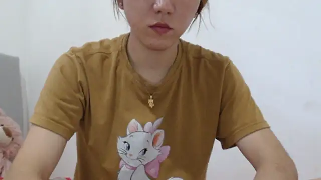 Dolly Peach  online show from February 23, 2026, 7:03 pm