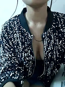 KARISHMA-STRIP online show from October 7, 2025, 5:58 pm