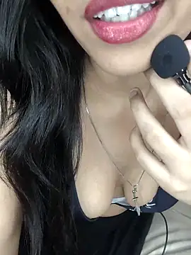 KARISHMA-STRIP online show from November 1, 2025, 6:57 pm