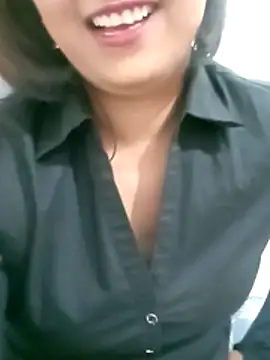 Snapshot of Queen_Kushi4 chatting on April 30, 2026, 8:57 pm Queen Kushi4 online show from April 30, 2026, 8:57 pm