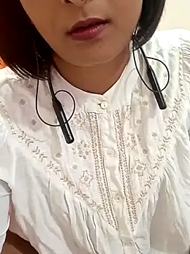 Snapshot of Queen_Kushi4 chatting on May 7, 2026, 5:44 am Queen Kushi4 online show from May 7, 2026, 5:44 am