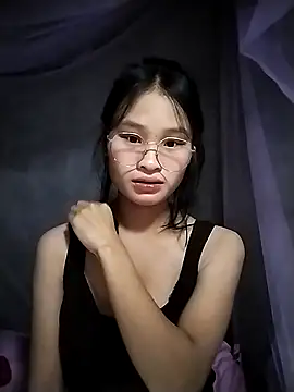 saronla 03 online show from November 11, 2025, 4:02 pm