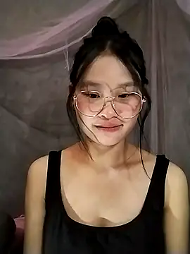 saronla 03 online show from November 30, 2025, 7:09 am