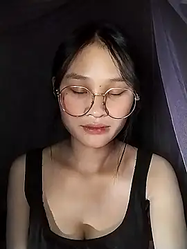 saronla 03 online show from November 6, 2025, 1:15 pm