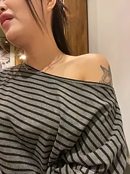   BabyShowPublic   online show from November 6, 2025, 11:58 am