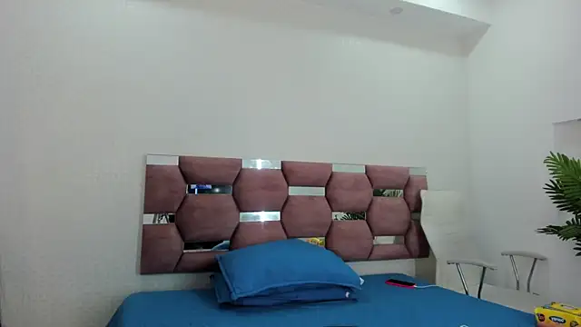 Snapshot of MelannyCollins__ chatting on January 8, 2026, 10:16 pm MelannyCollins online show from January 8, 2026, 10:16 pm