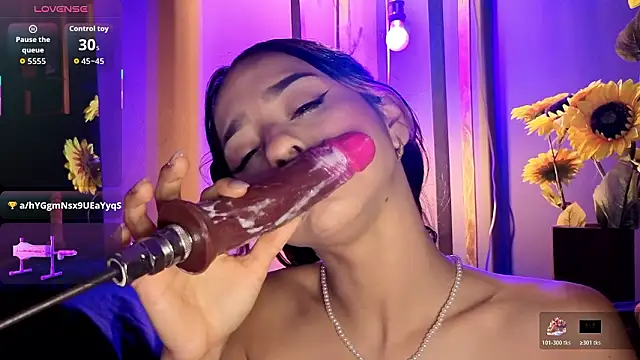 Snapshot of RACHELRUIZ chatting on February 8, 2026, 4:37 pm RACHELRUIZ online show from February 8, 2026, 4:37 pm