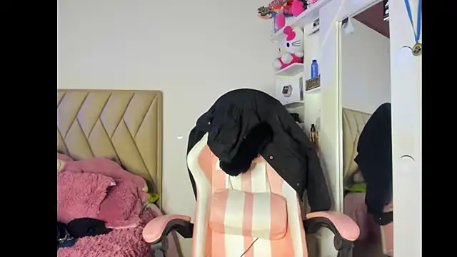 Candy violetta  online show from November 11, 2025, 3:40 pm