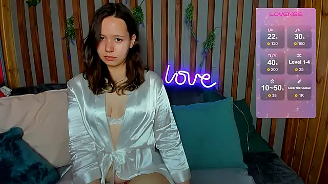 Laura Ellinss online show from September 23, 2025, 9:05 am