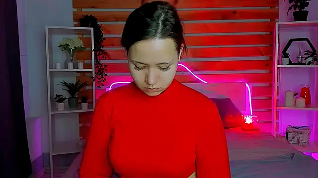 Laura Ellinss online show from October 12, 2025, 1:18 am