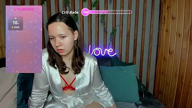 Laura Ellinss online show from September 22, 2025, 7:47 am