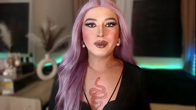 Snapshot of mslilly_croft chatting on February 5, 2026, 8:15 pm mslilly croft online show from February 5, 2026, 8:15 pm