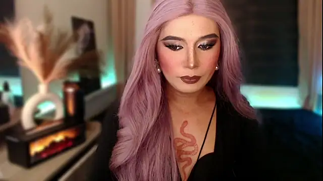 Snapshot of mslilly_croft chatting on February 10, 2026, 7:46 pm mslilly croft online show from February 10, 2026, 7:46 pm