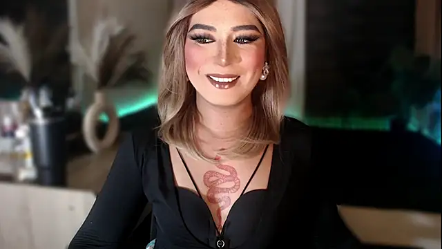 Snapshot of mslilly_croft chatting on February 2, 2026, 4:17 pm mslilly croft online show from February 2, 2026, 4:17 pm