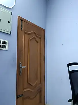 mallu-lover online show from November 20, 2025, 12:50 pm