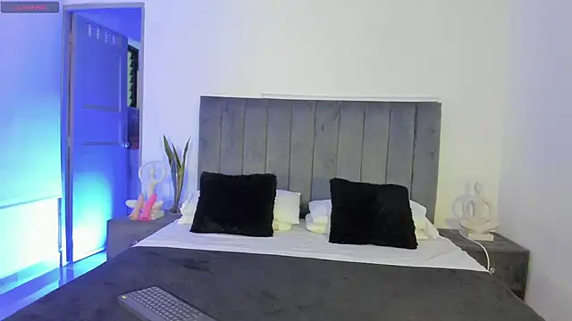 NoahLux online show from October 17, 2025, 6:43 pm